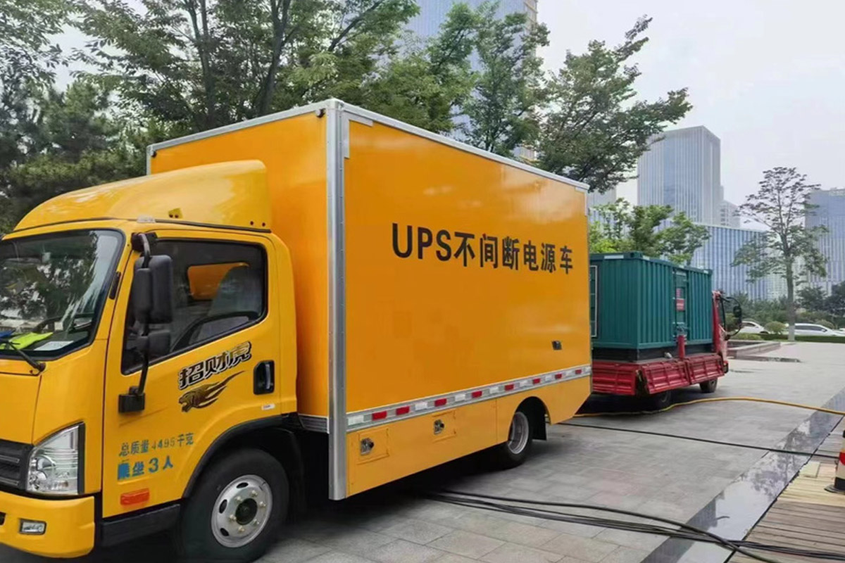 印江发电机租赁施工现场